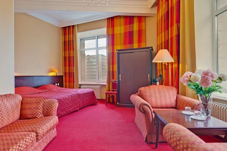 Warsaw Hotel