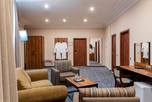 Royal Hotel