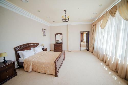 Royal Hotel