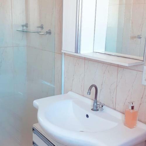 P� No Vale Hostel Canan�ia