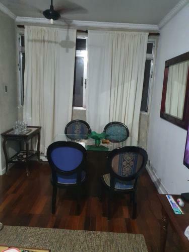 Apartamento Inteiro. Pompeia. 100mts Da Praia.