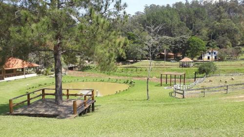 Hostal Pousada Colar de Ouro Chal�s
