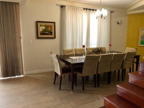 Linda Casa 4 Quartos No Melhor Bairro de Floripa