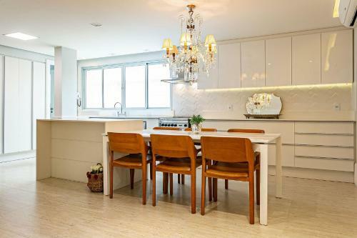 Apartamento Moderno E Aconchegante Com �tima Localiza��o Ca19i