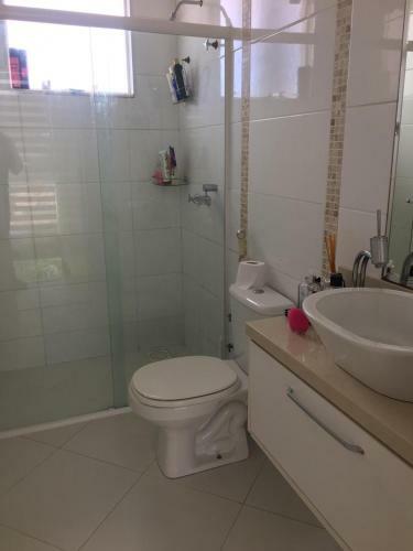 Casa Com Piscina 04 Quartos E 03 Banheiros