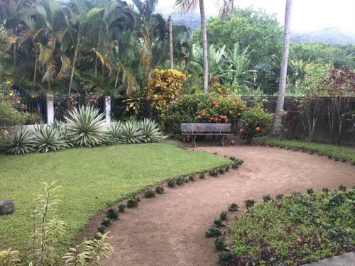 Sitio Vale Do �den - Casas de Temporada