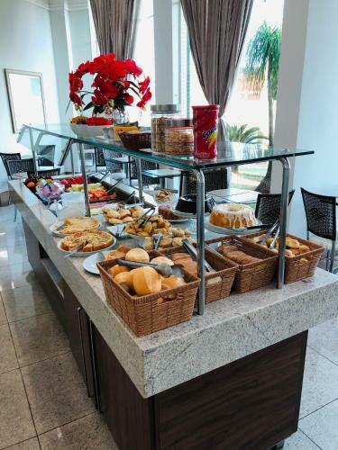 Shelton Palace Hotel