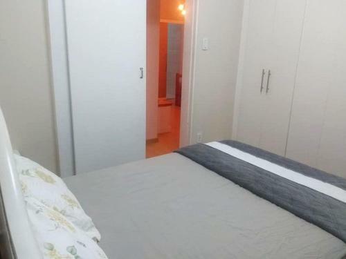 Apartamento Quarto E Sala Em Ipanema Perto Da Praia