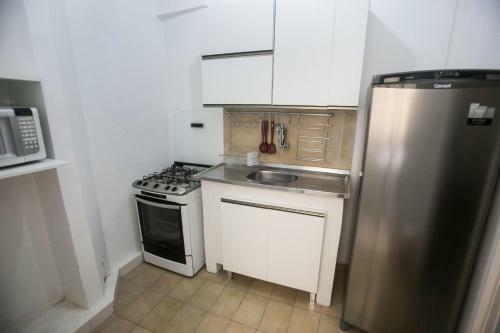Apartamento 2 Quartos Em Copacabana 200 Metros Da Praia