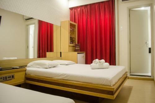 Hotel Hostal (Adults Only)