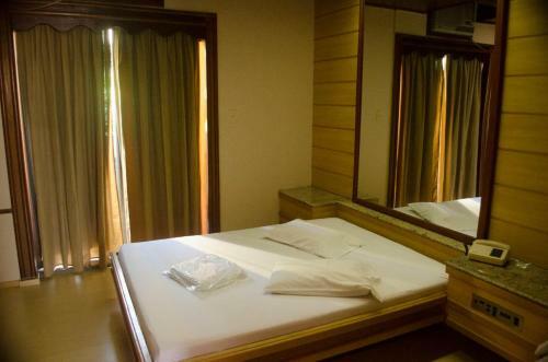 Hotel Hostal (Adults Only)