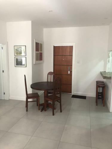 Apartamento Leblon Excelente Dois Quartos Na Quadra Da Praia