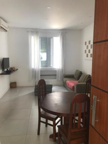 Apartamento Leblon Excelente Dois Quartos Na Quadra Da Praia