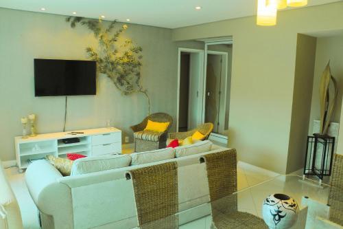 Lagoon View Apartment!