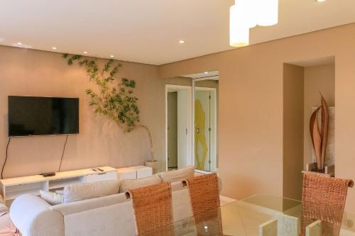 Lagoon View Apartment!