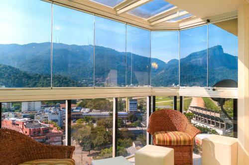 Lagoon View Apartment!