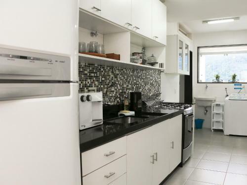 Lagoon View Apartment!