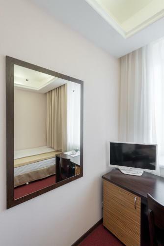 Hotel H