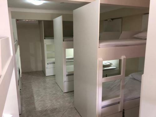 Dax Bombinhas Hostel
