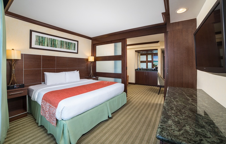 Hotel Newport Beachside Resort