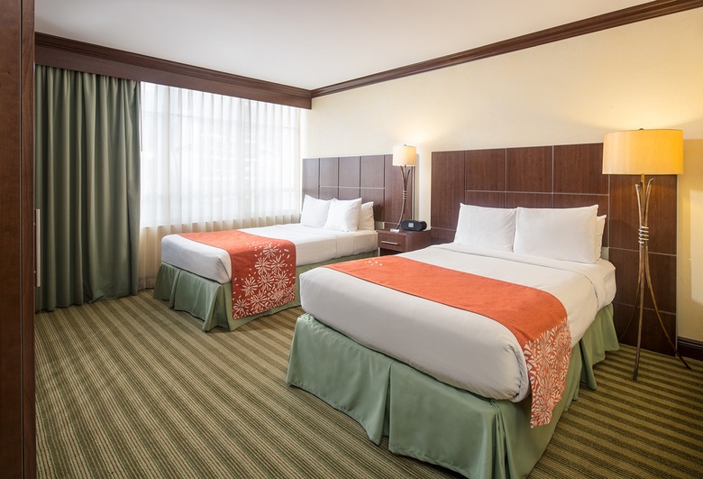 Hotel Newport Beachside Resort