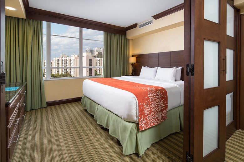 Hotel Newport Beachside Resort