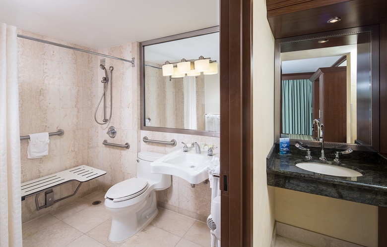 Hotel Newport Beachside Resort