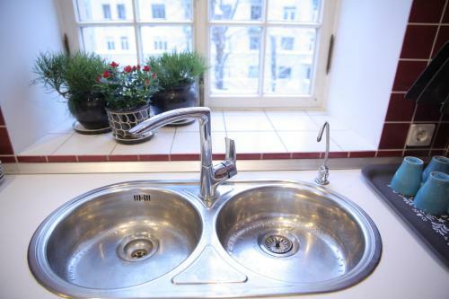 Gogol Mogol Hostel
