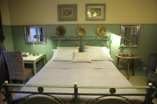 Gogol Mogol Hostel