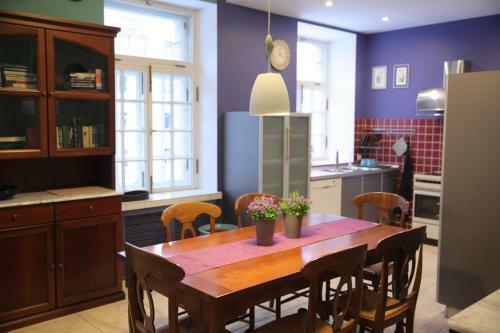Gogol Mogol Hostel