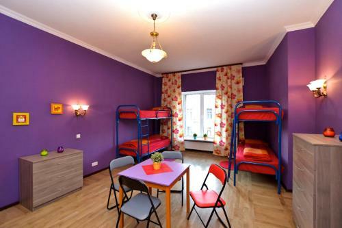 Hostel City 812