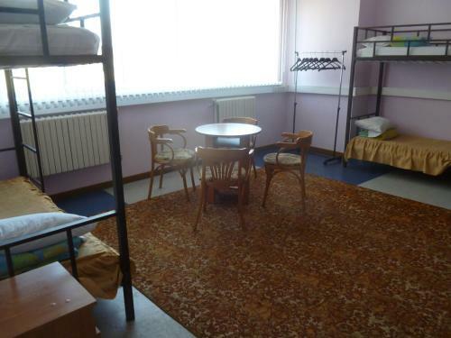 Hostel 85