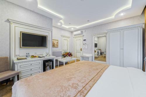 Imperial Palace Hotel