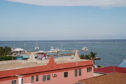 Hotel Coastalbay 2