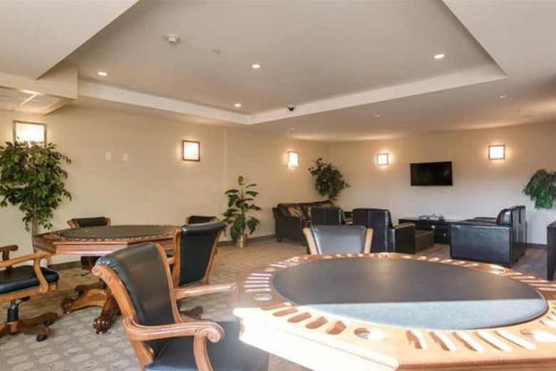 Upper Floor With Courtyard View #550
