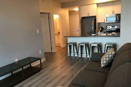 Apartamento Modern Condo With Lake Views