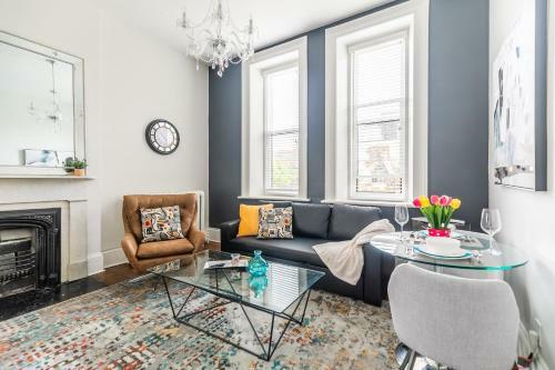 Upscale 1br - Boutique Apartment - Prime Location Downtown!
