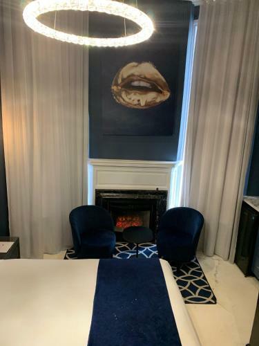 Hostal Room In Bb - Concordia Studio Renting, Basement