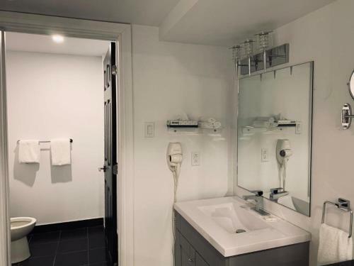 Drummond Golden District Studio