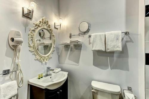 Drummond Golden District Studio