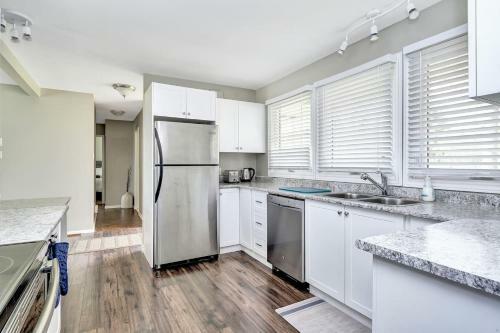 Beautifully Decorated, Bright And Sunny Bungalow