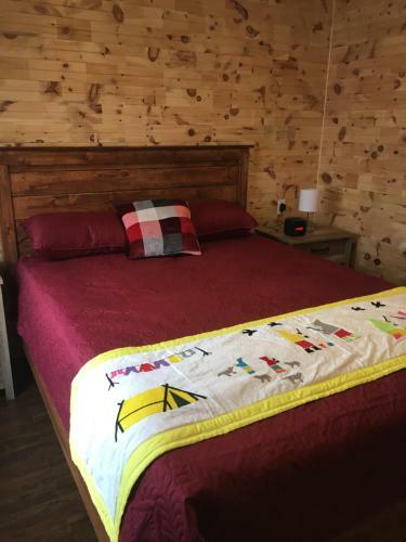 Motel Raleigh Rooms & Taylor's Crafts