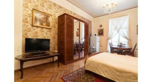 Hostal View On Neva
