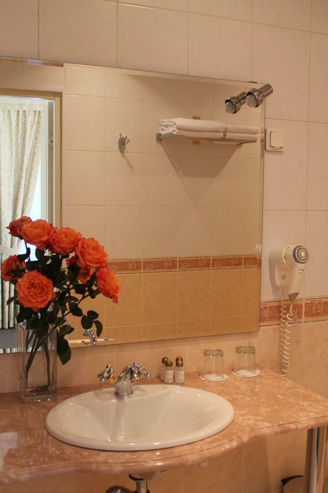 Tourist Hotel