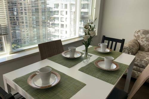 Apartamento Richmond Close Skytrain 2br By D&c