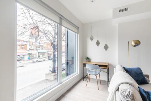 New - 3br Luxury Apartment - Near High Park!