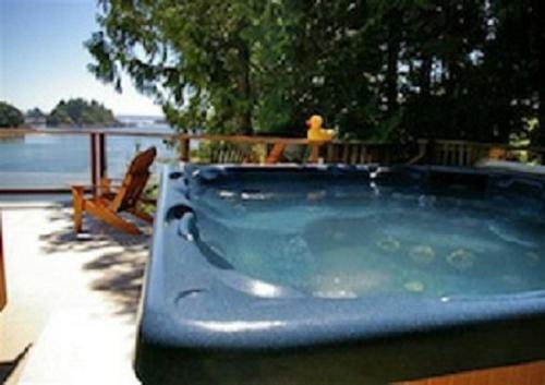 Bostrom's B&B On Little Beach Bay