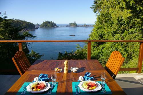 Bostrom's B&B On Little Beach Bay