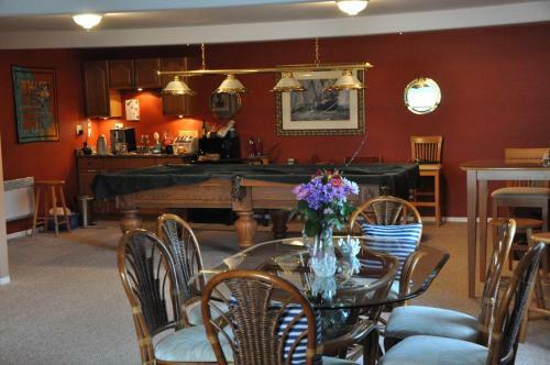 Bostrom's B&B On Little Beach Bay