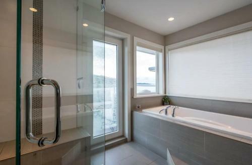 *10 Mile Point Stunning Oceanfront